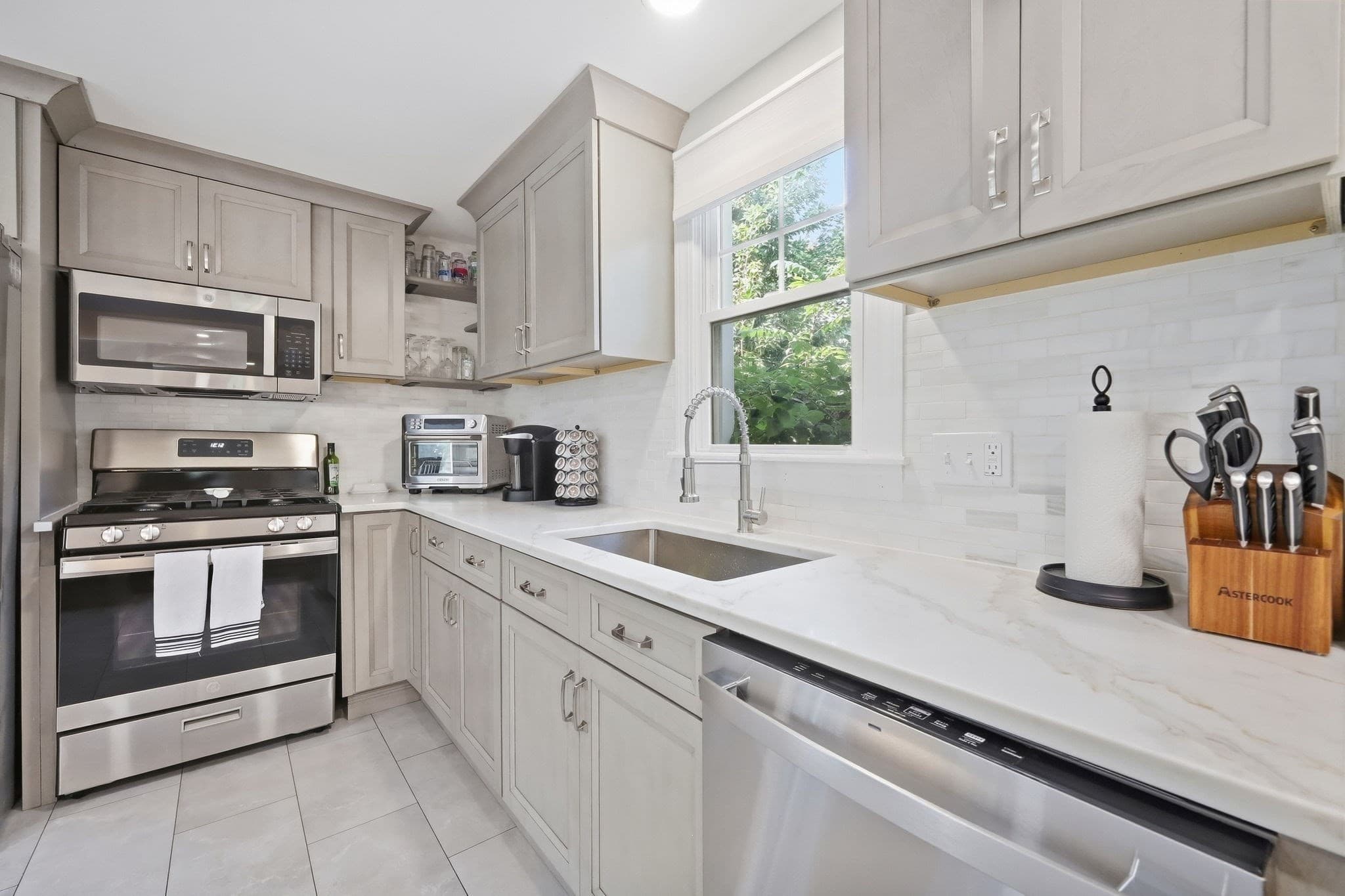 Single Family Residence at 10 Canal St, South Hadley MA 01075, South Hadley, photo 26 of 39