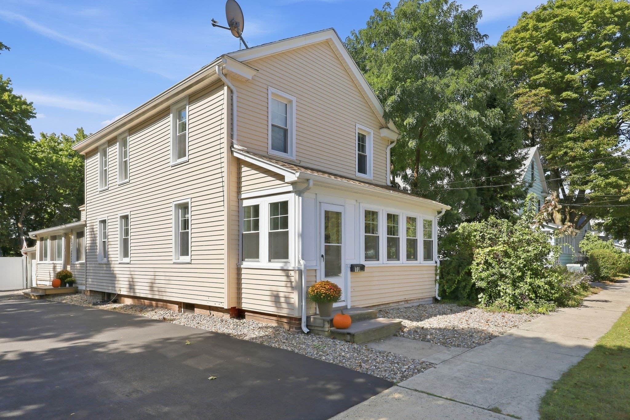 10 Canal St, South Hadley MA 01075