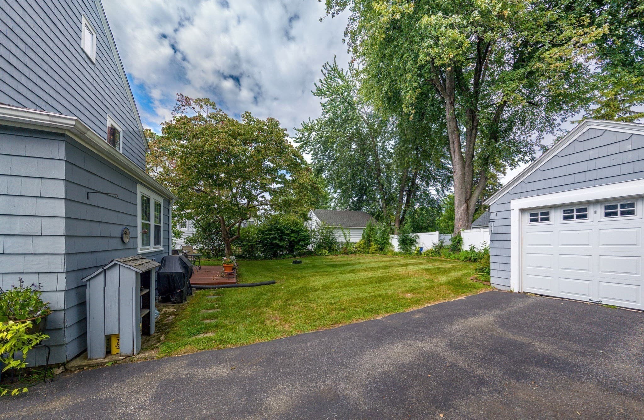 Single Family Residence at 793 Allen St, Springfield MA 01118, Springfield, photo 6 of 41