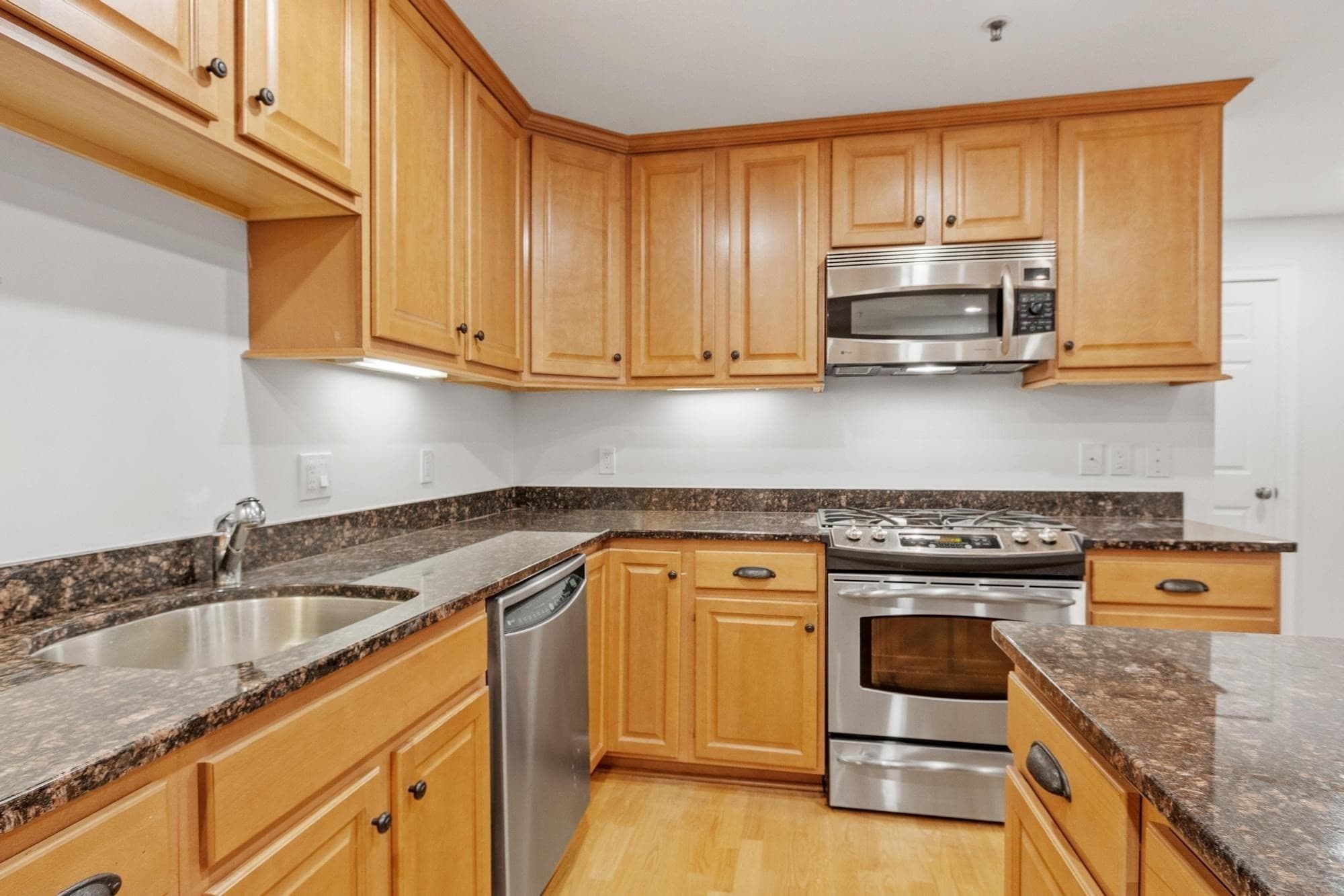 Condominium at 95 Conant St # 214, Concord MA 01742, Concord, photo 4 of 39