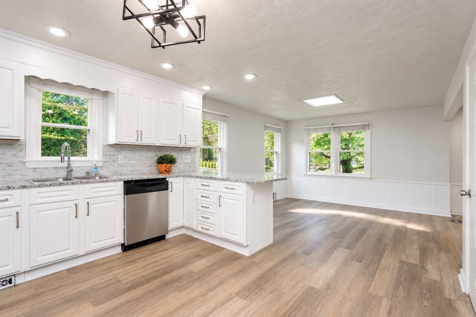 Single Family Residence at 176 Meadow St, Westfield MA 01085, Westfield, photo 9 of 42