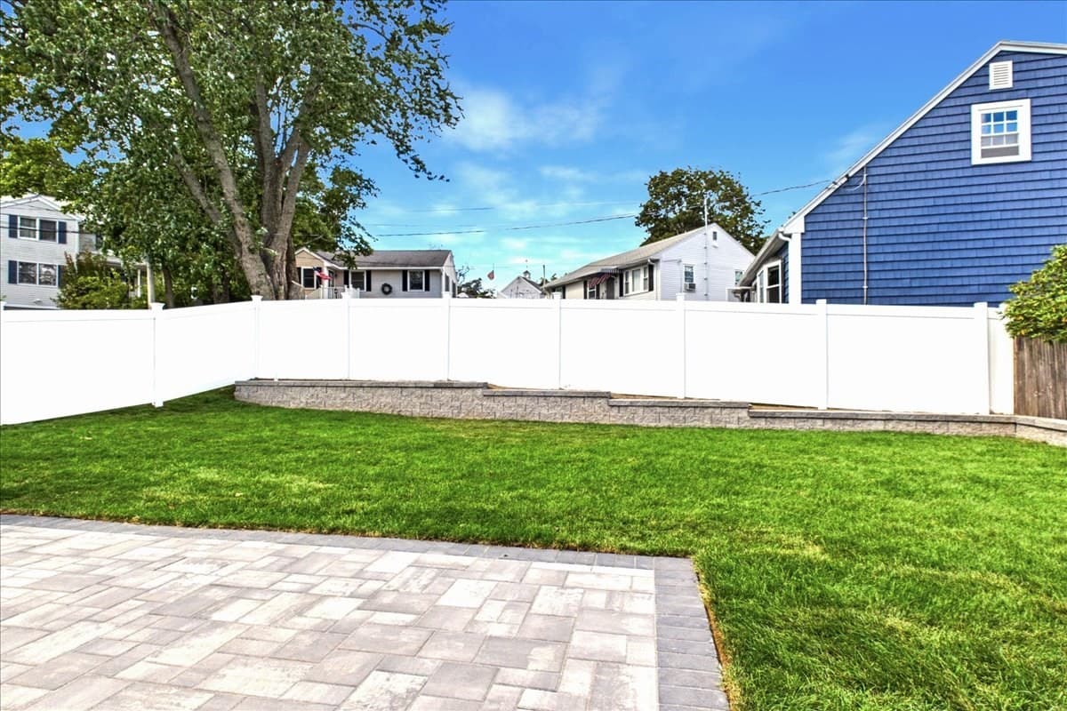Single Family Residence at 19 Montview Ave, Waltham MA 02451, Waltham, photo 7 of 42