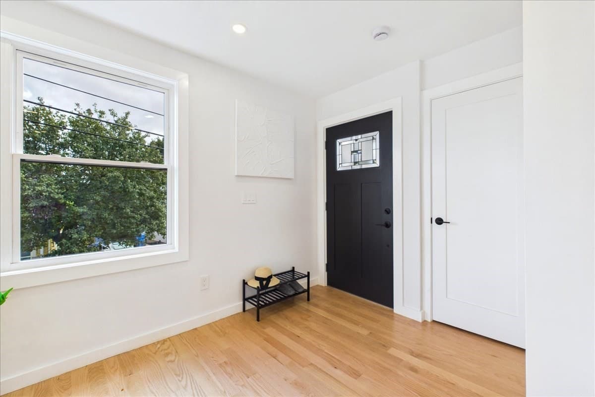 Single Family Residence at 19 Montview Ave, Waltham MA 02451, Waltham, photo 8 of 42
