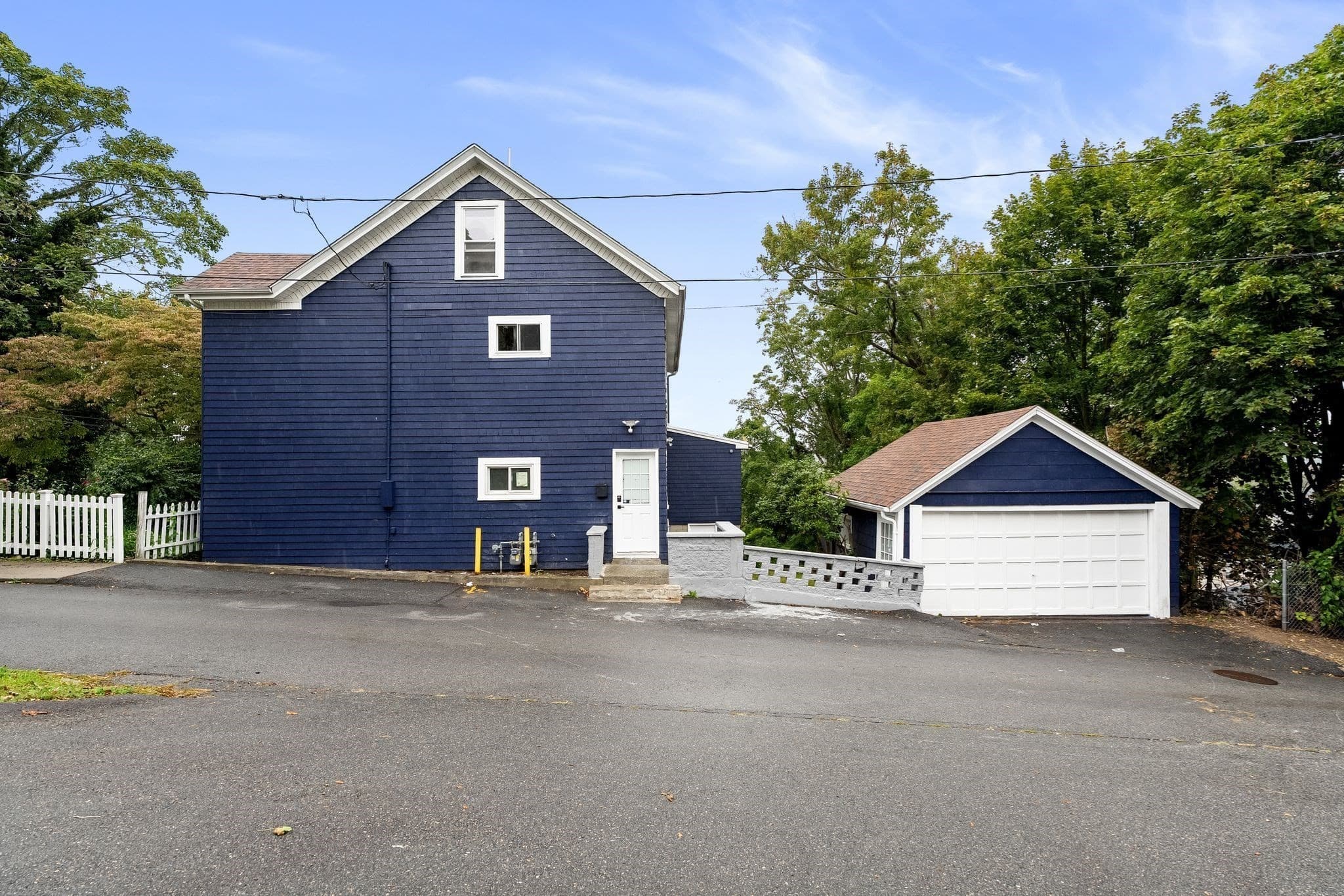 2 Family - 2 Units Up/Down at 376 N Underwood St, Fall River MA 02720, Fall River, photo 3 of 42