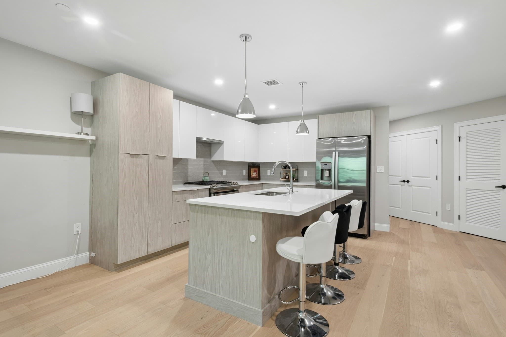 Condominium at 5205 Washington # 305, Boston MA 02132, Boston, photo 12 of 18