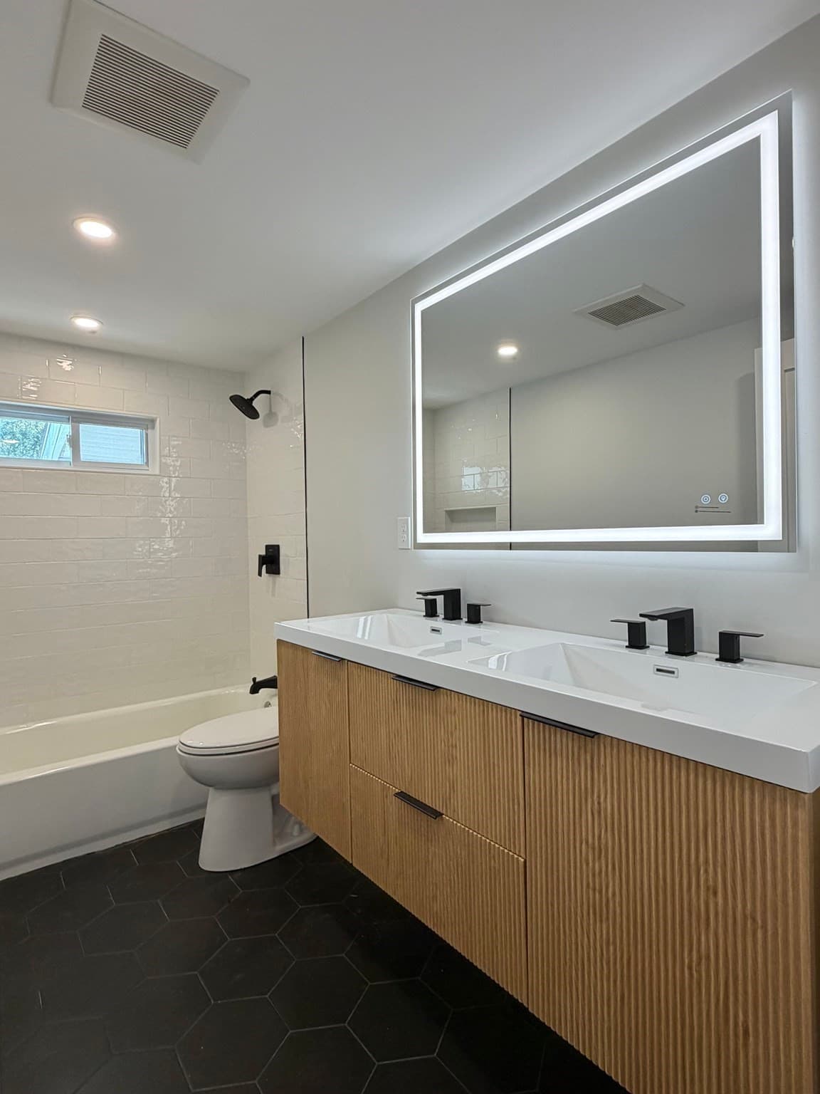 Single Family Residence at 6 Wharton Court, Boston MA 02136, Boston, photo 11 of 21