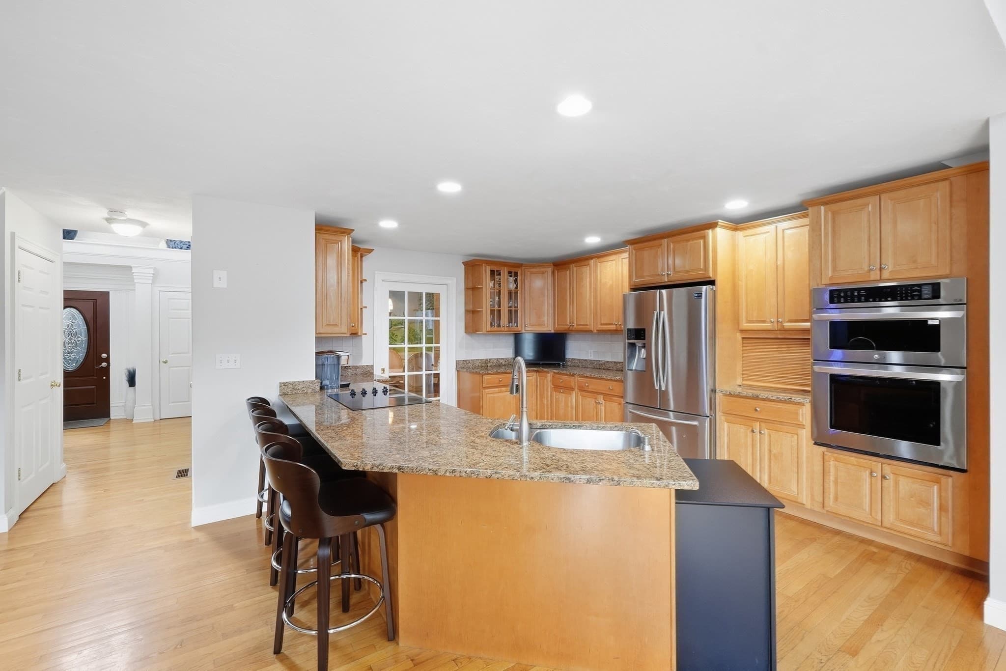 Single Family Residence at 24 Goodnow Ln, Framingham MA 01702, Framingham, photo 2 of 39