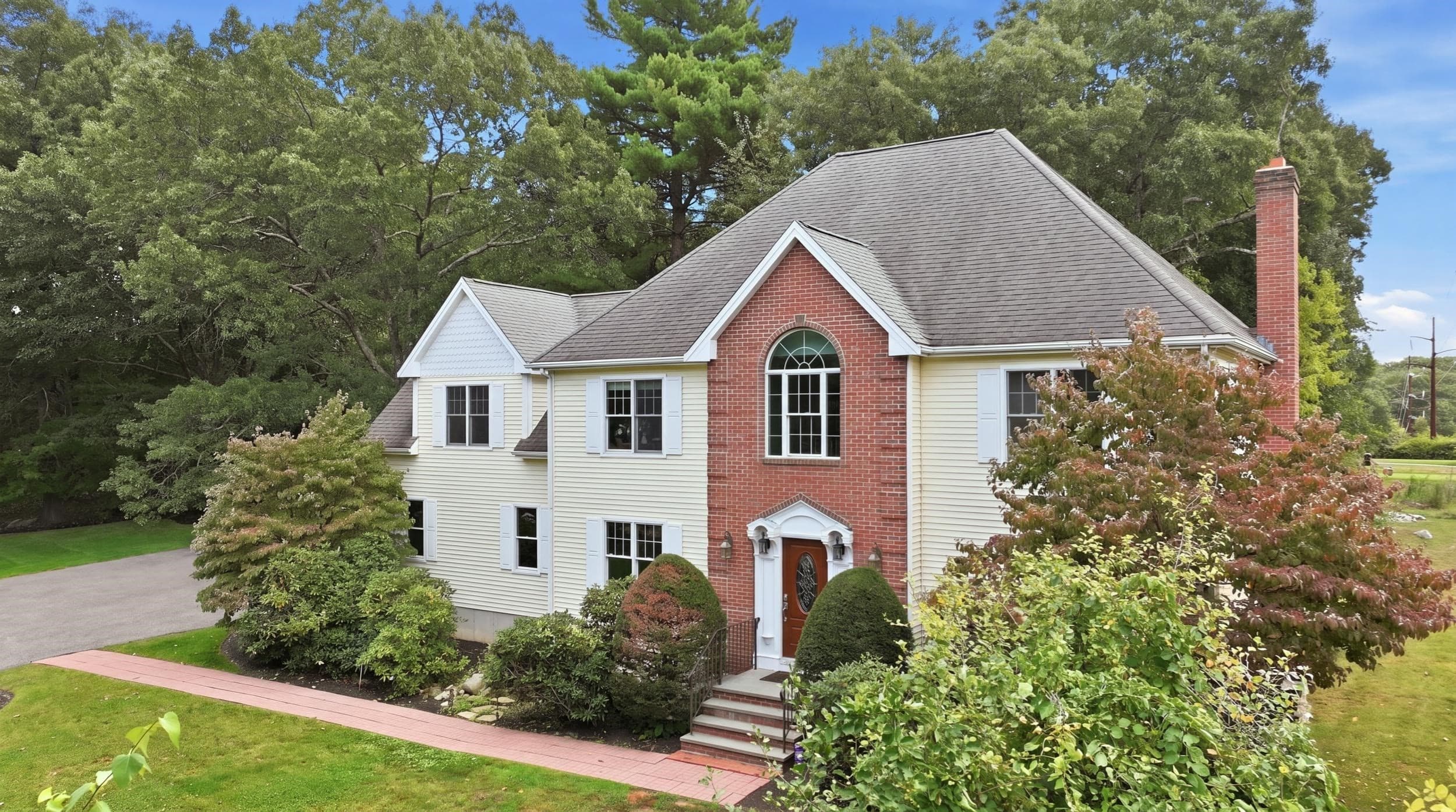 24 Goodnow Ln, Framingham MA 01702