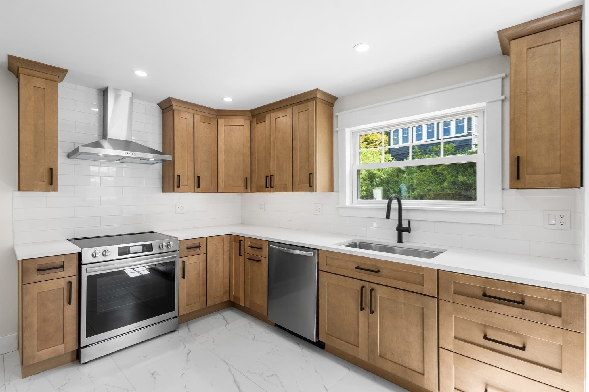 Single Family Residence at 256 Weetamoe St., Fall River MA 02720, Fall River, photo 5 of 42