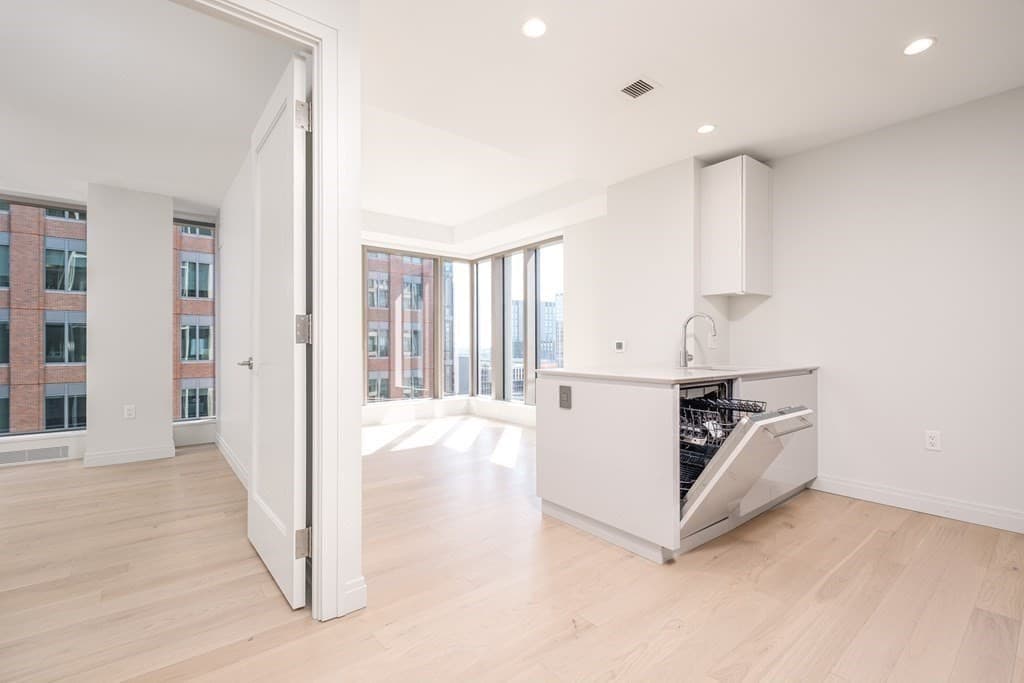 Condominium at 135 Seaport Blvd # 1508, Boston MA 02210, Boston, photo 3 of 32