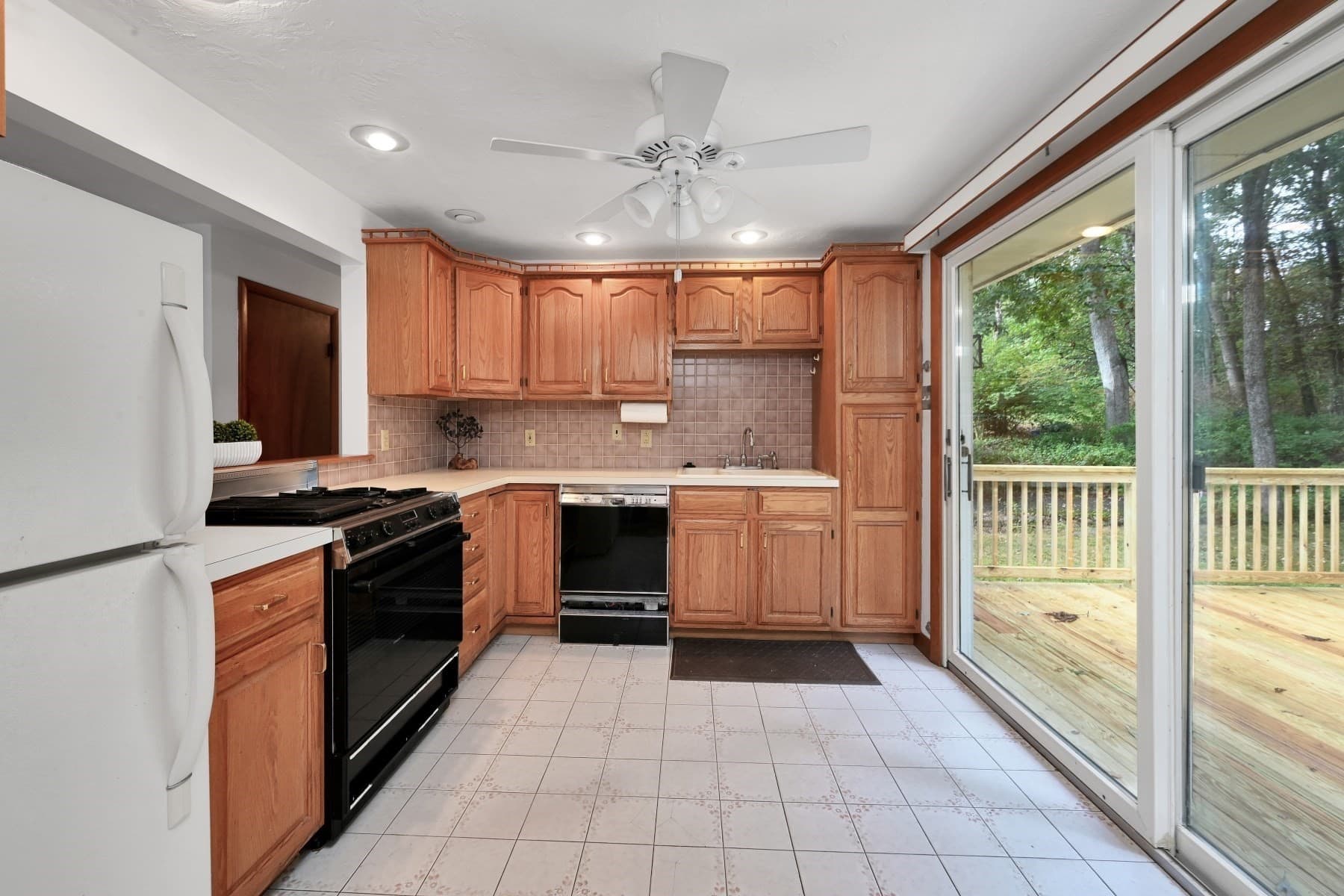 Single Family Residence at 132 Forest St, Weymouth MA 02190, Weymouth, photo 12 of 28