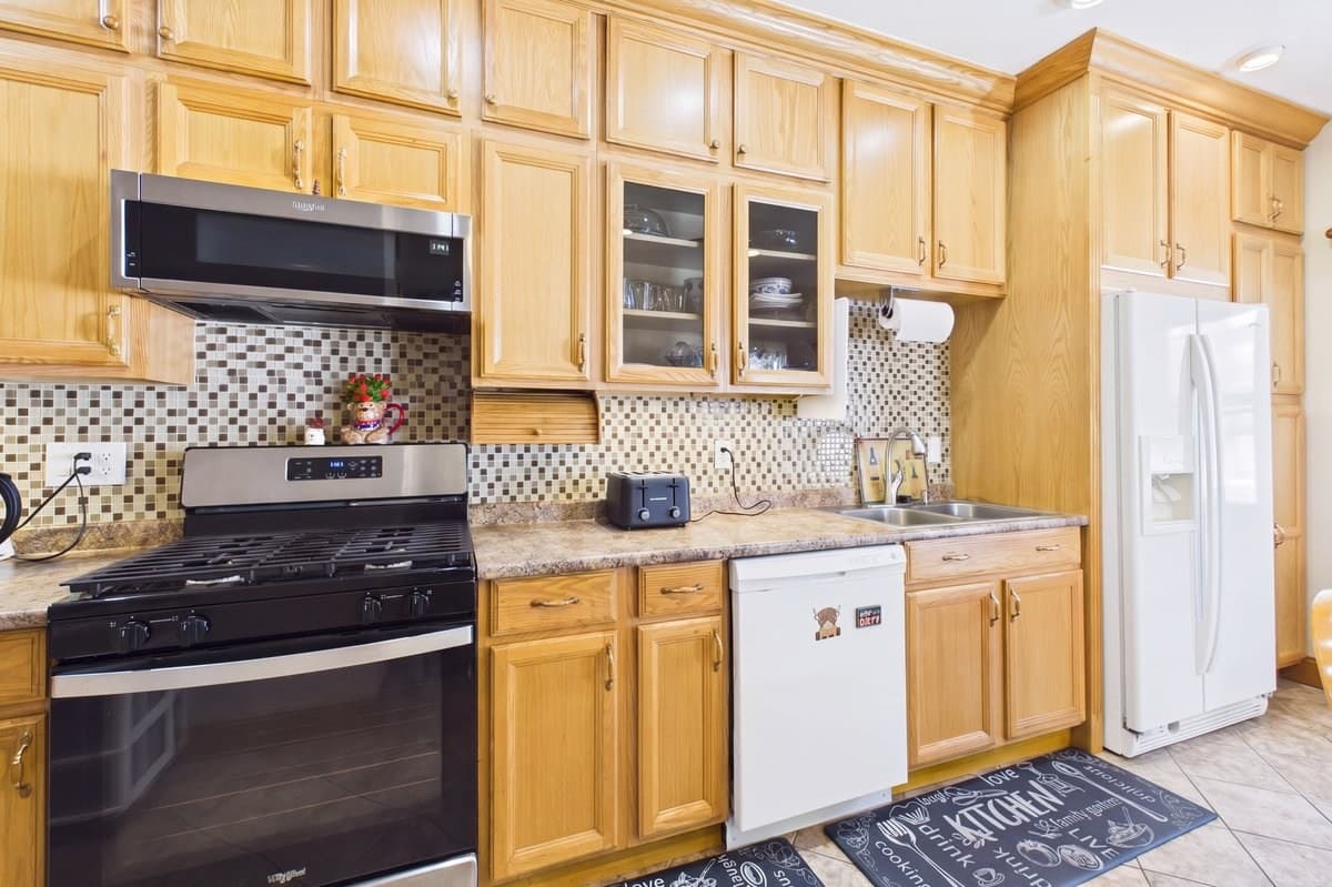 Single Family Residence at 100 Buttonwood St, Boston MA 02125, Boston, photo 12 of 34