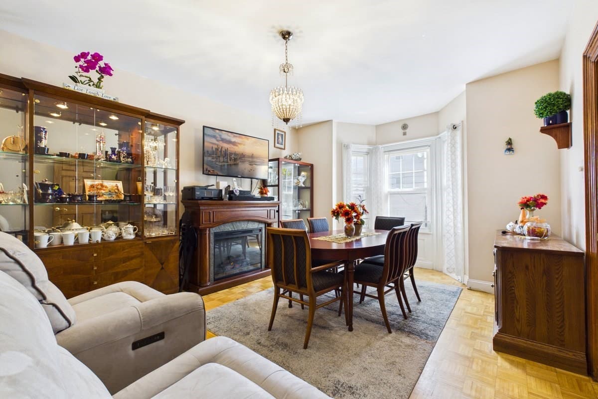 Single Family Residence at 100 Buttonwood St, Boston MA 02125, Boston, photo 10 of 34