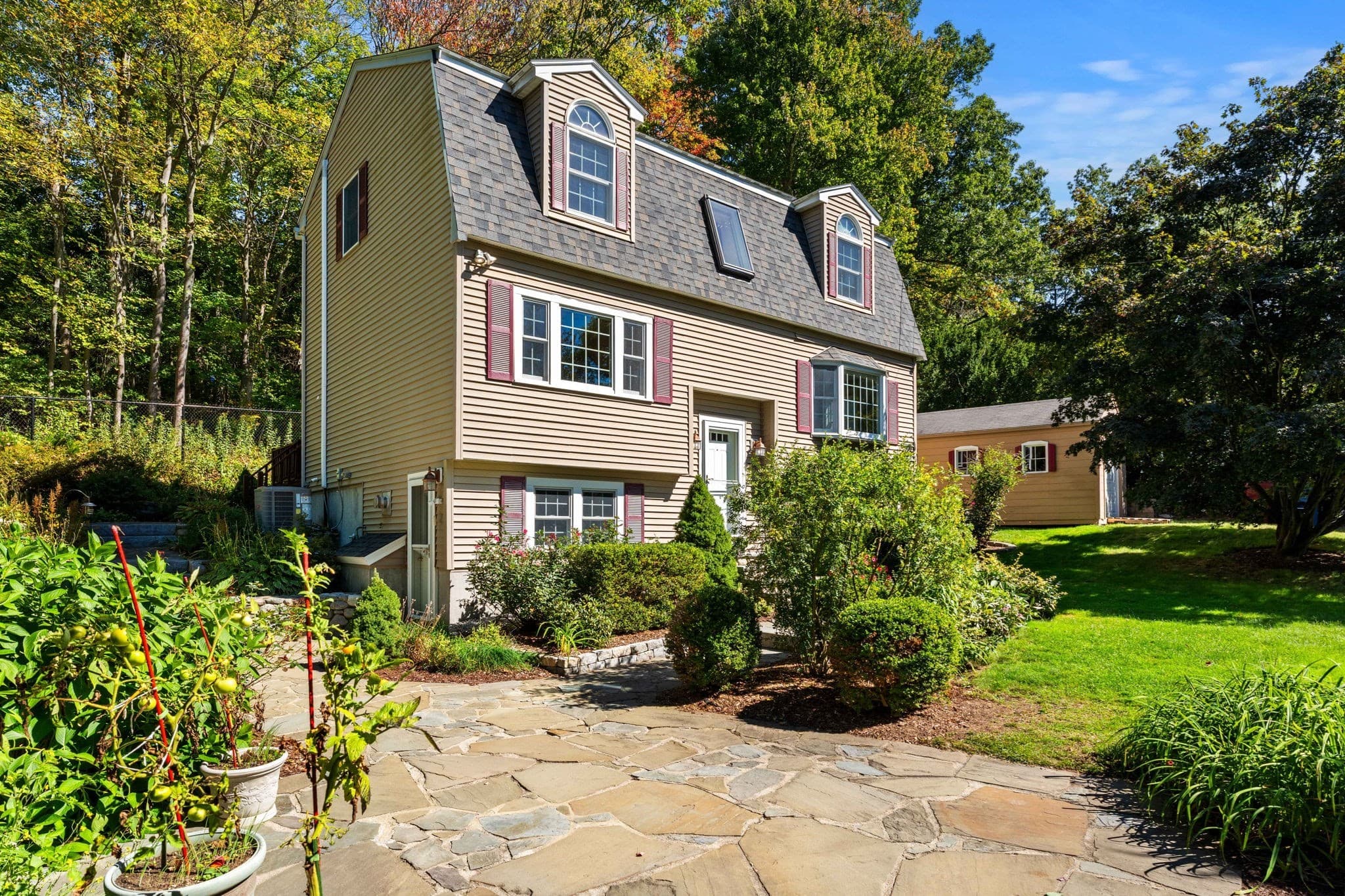 Single Family Residence at 236 Sherburne Ave, Tyngsborough MA 01879, Tyngsborough, photo 2 of 33