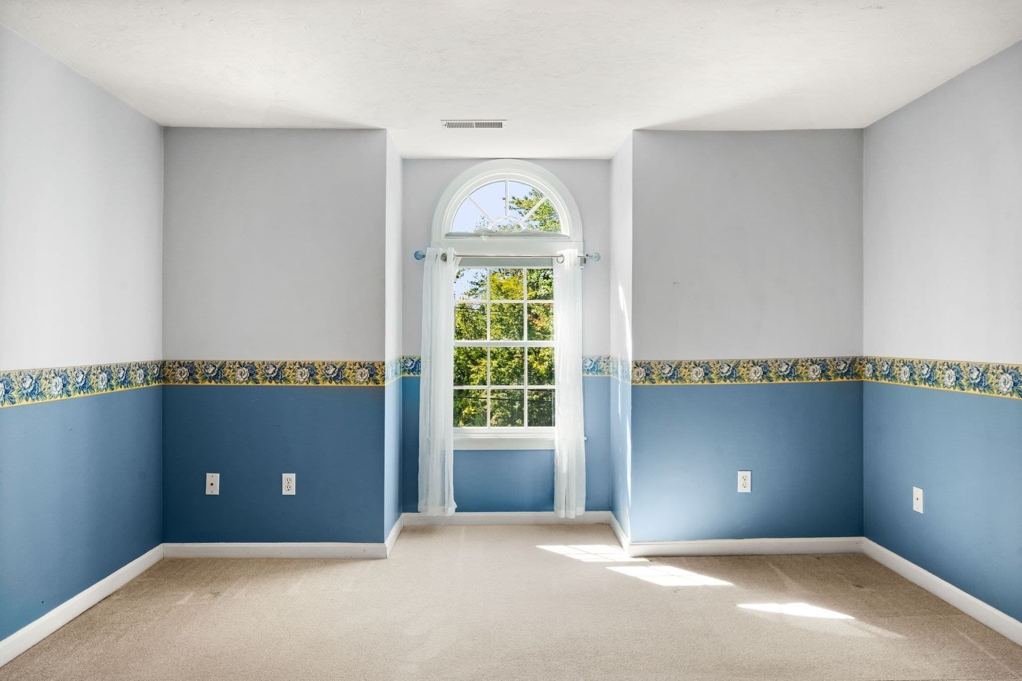 Single Family Residence at 236 Sherburne Ave, Tyngsborough MA 01879, Tyngsborough, photo 16 of 33