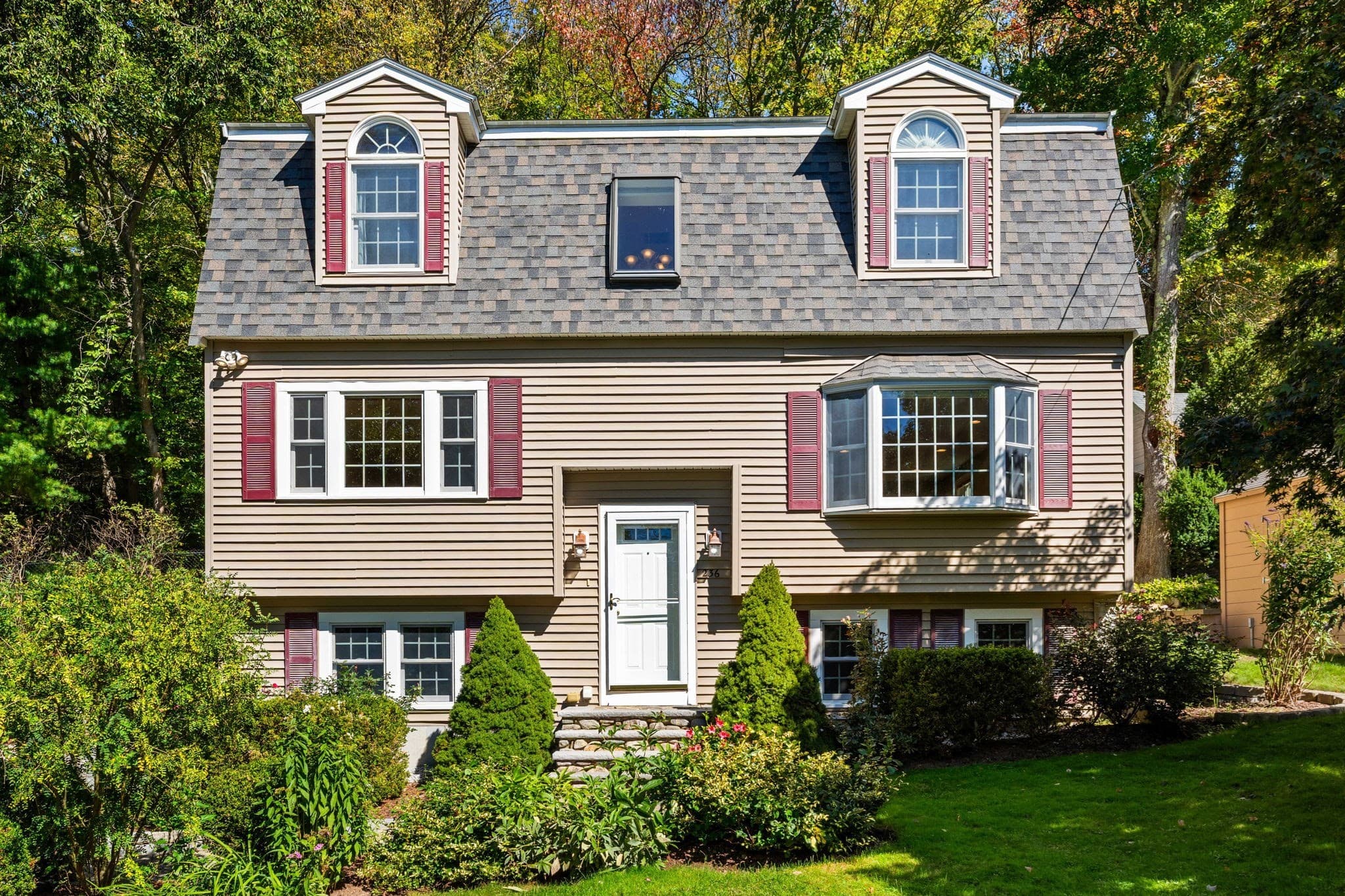 236 Sherburne Ave, Tyngsborough MA 01879