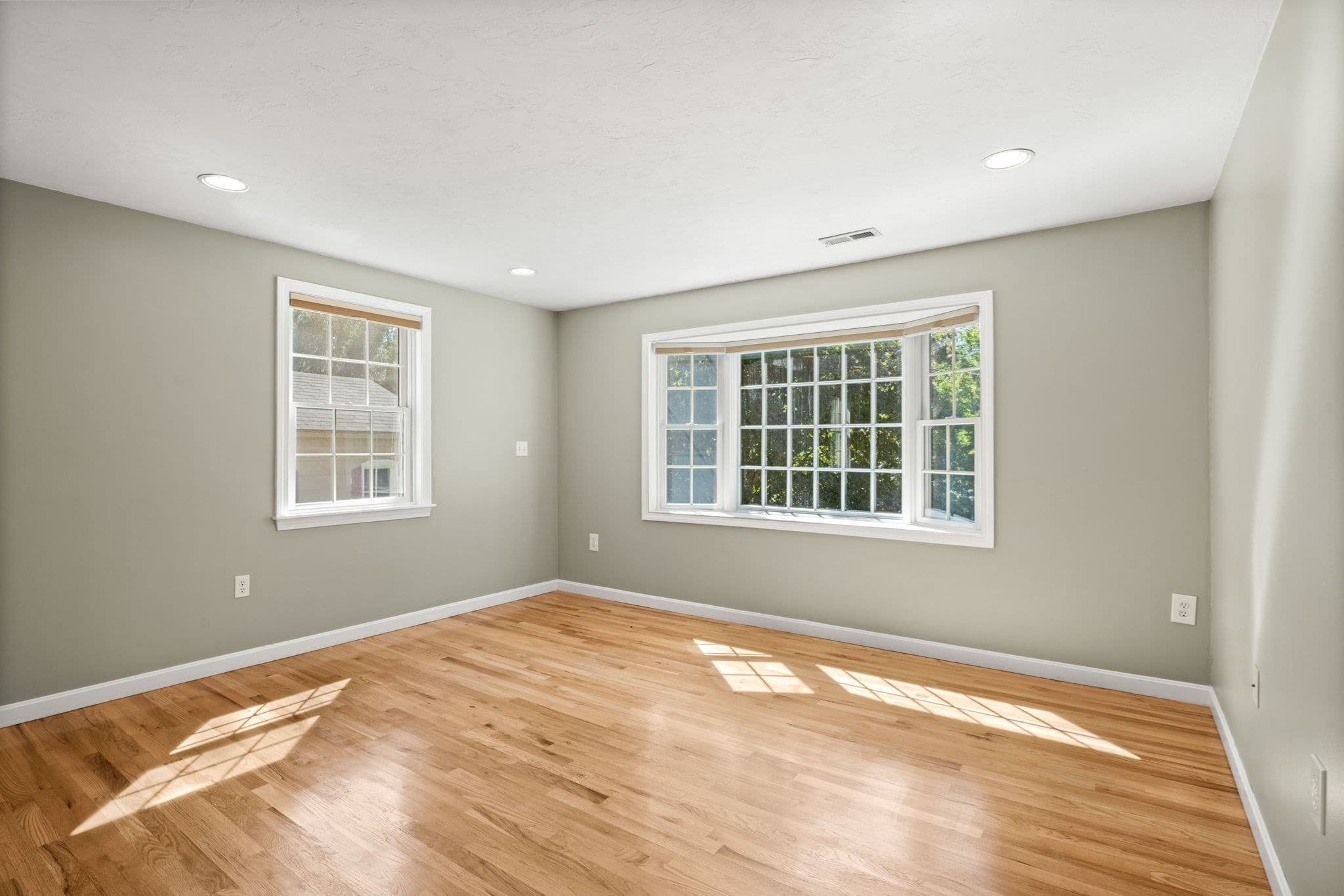 Single Family Residence at 236 Sherburne Ave, Tyngsborough MA 01879, Tyngsborough, photo 10 of 33
