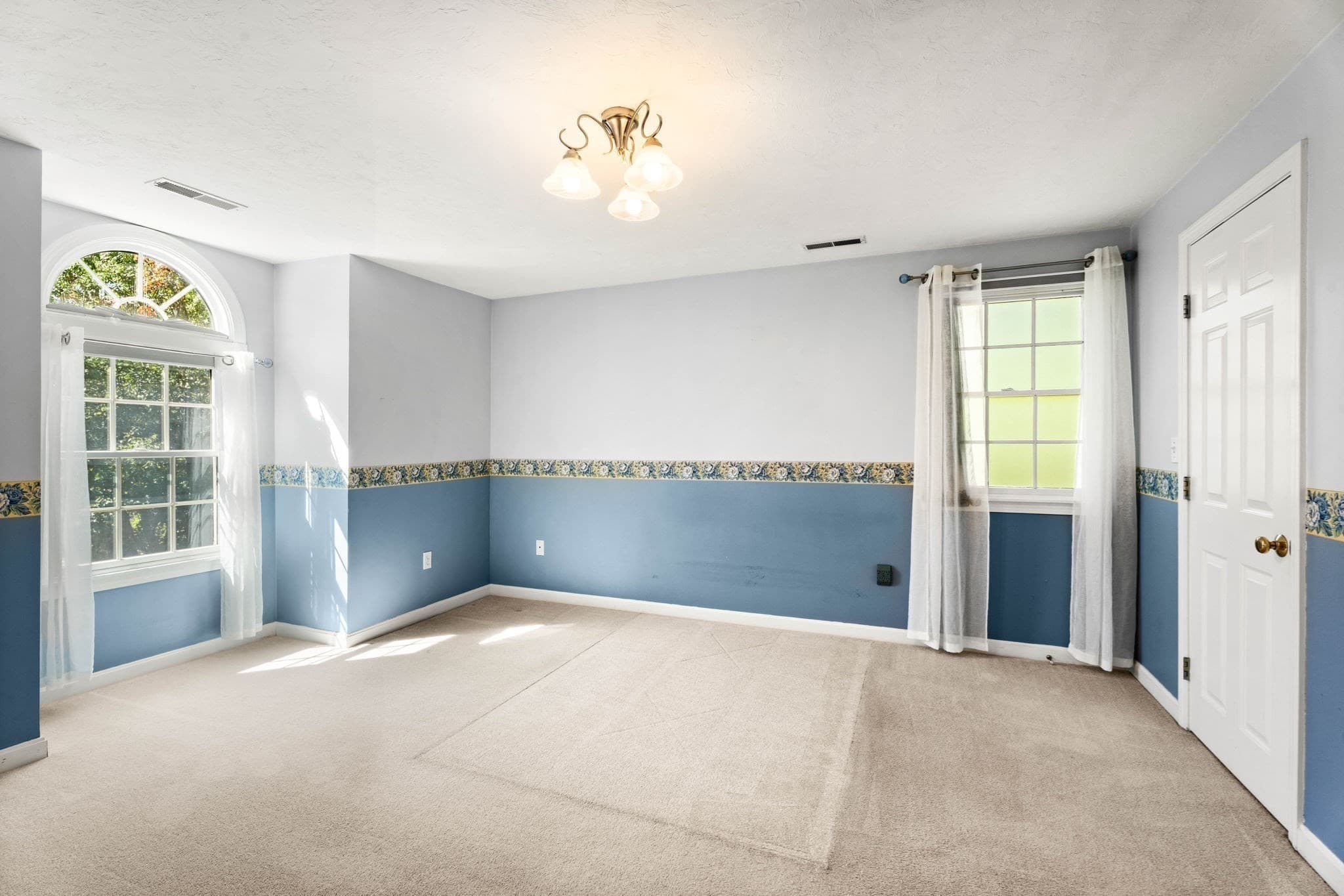 Single Family Residence at 236 Sherburne Ave, Tyngsborough MA 01879, Tyngsborough, photo 15 of 33