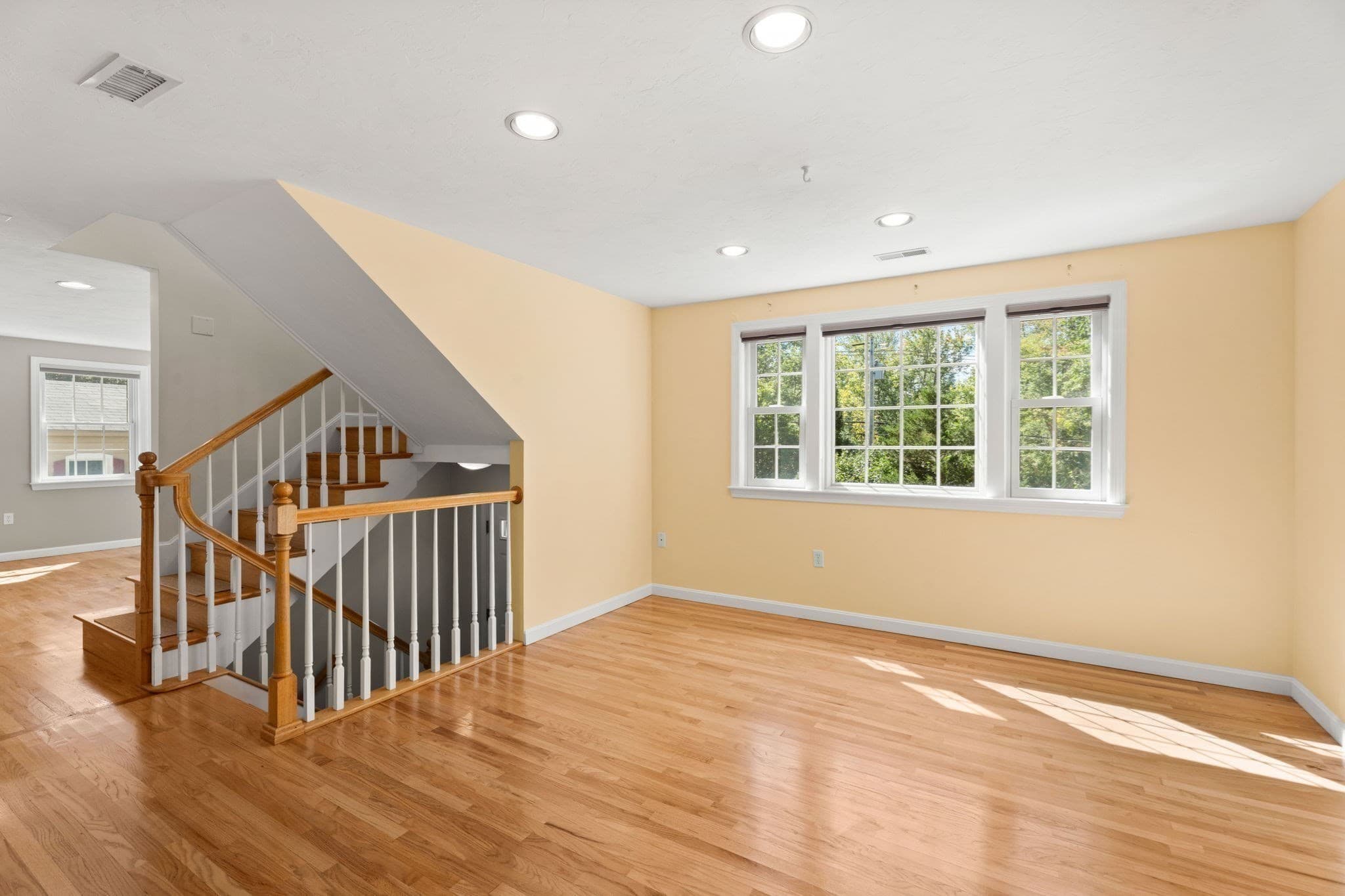 Single Family Residence at 236 Sherburne Ave, Tyngsborough MA 01879, Tyngsborough, photo 8 of 33