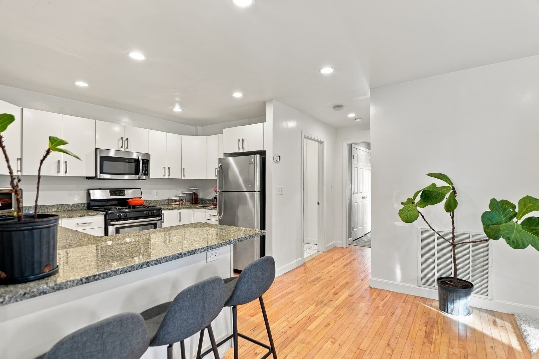 Condominium at 89 Broad Street # 1, Lynn MA 01902, Lynn, photo 7 of 29