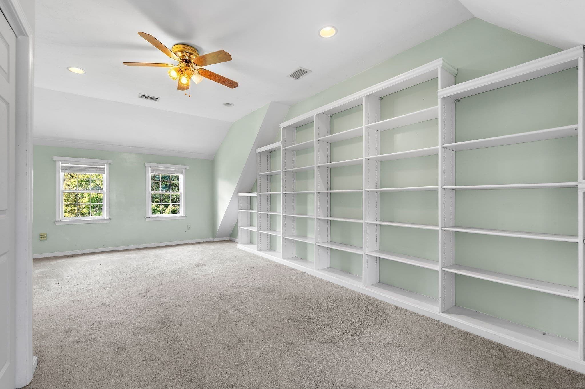 Single Family Residence at 28 Farmington Drive, Shrewsbury MA 01545, Shrewsbury, photo 30 of 41