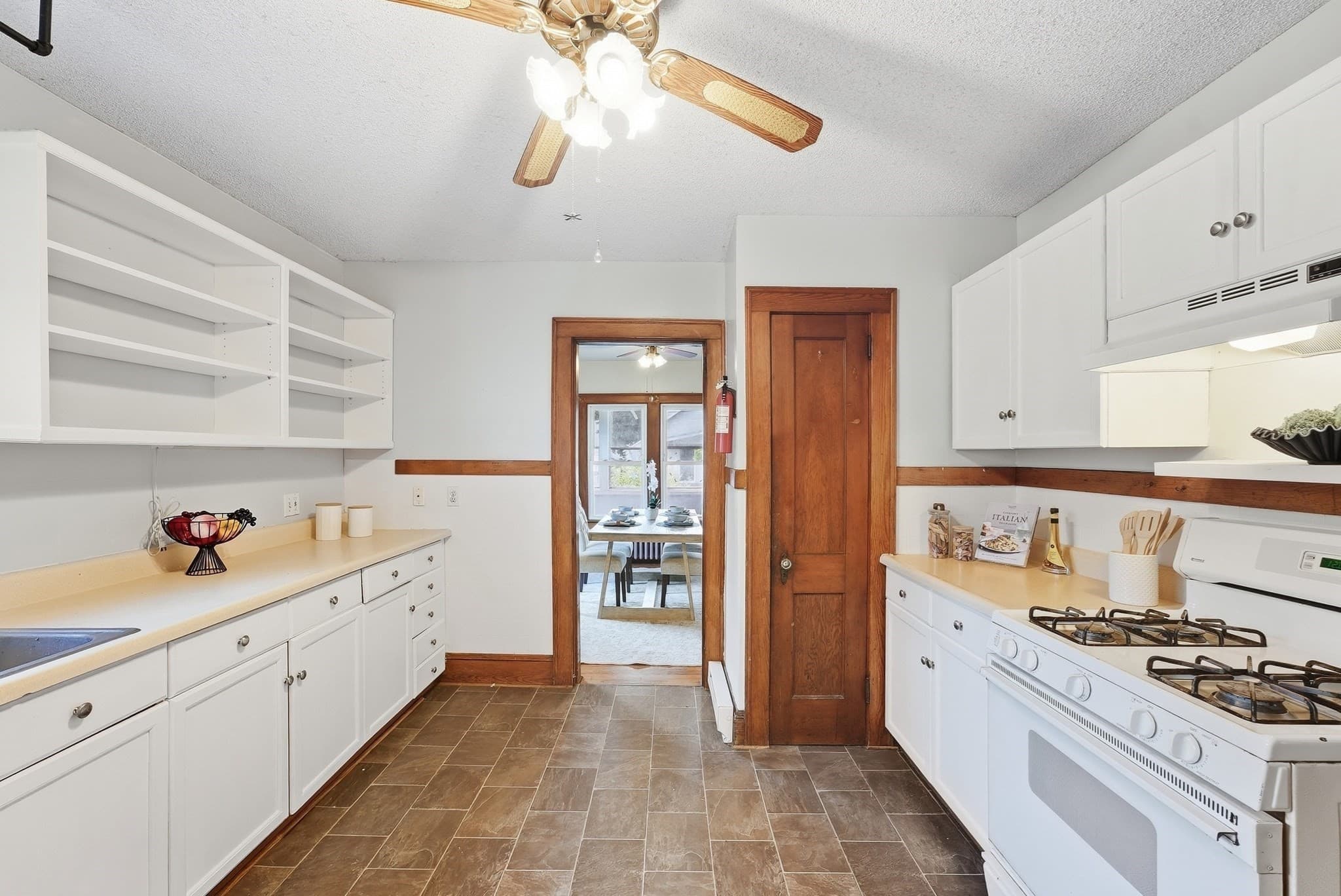 Single Family Residence at 31 Gates St, Holyoke MA 01040, Holyoke, photo 12 of 41