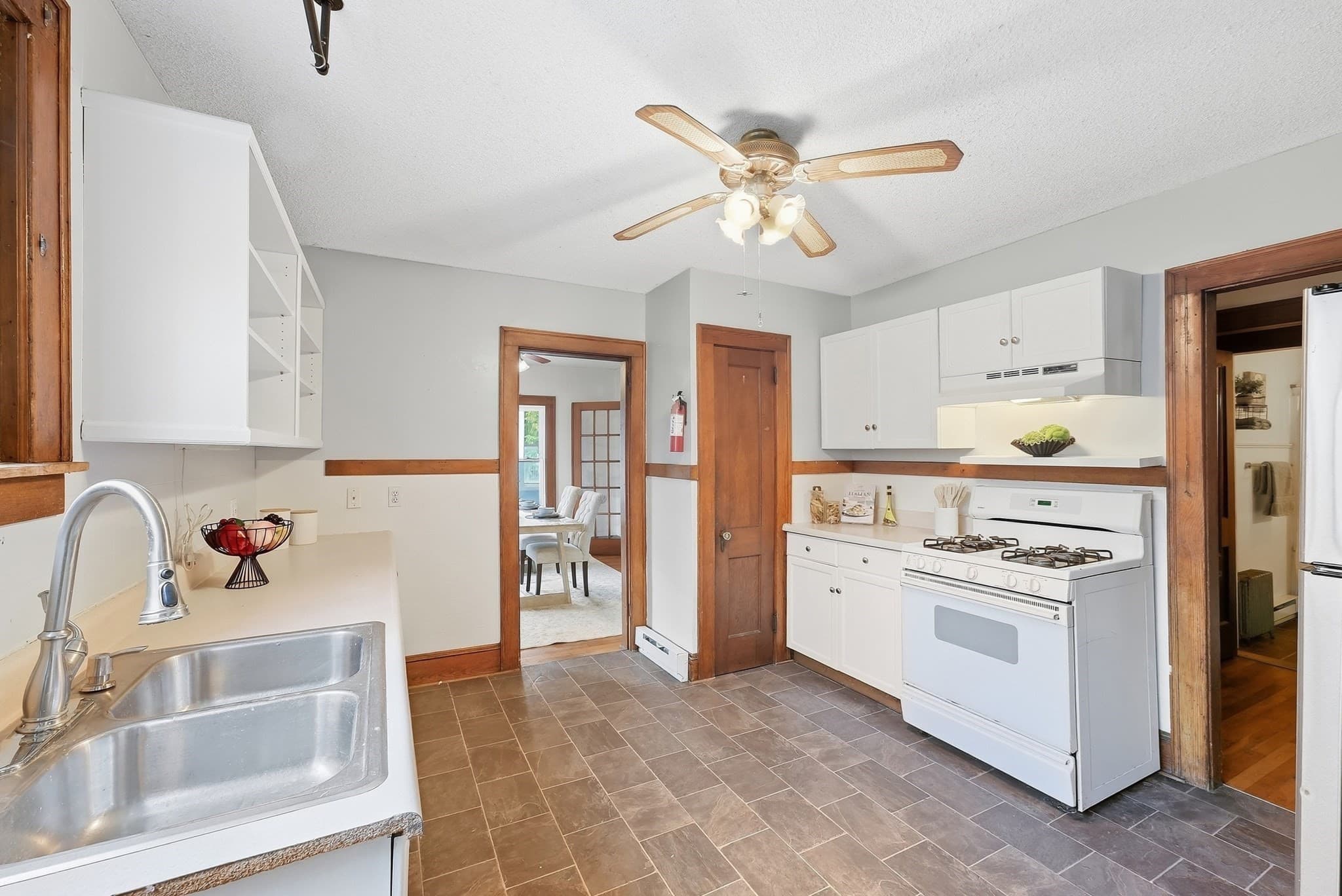 Single Family Residence at 31 Gates St, Holyoke MA 01040, Holyoke, photo 10 of 41