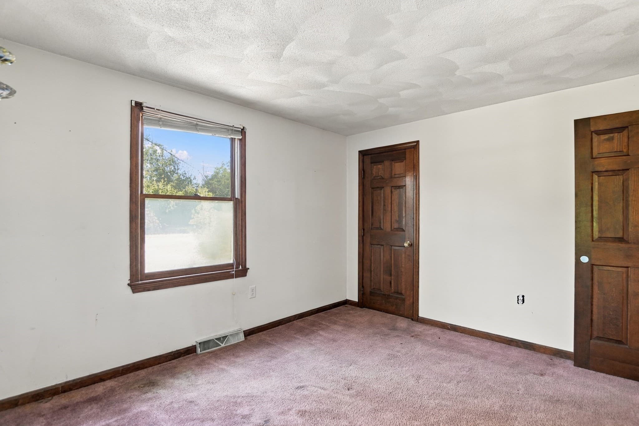 Single Family Residence at 2 Clifford Road, Burlington MA 01803, Burlington, photo 31 of 42