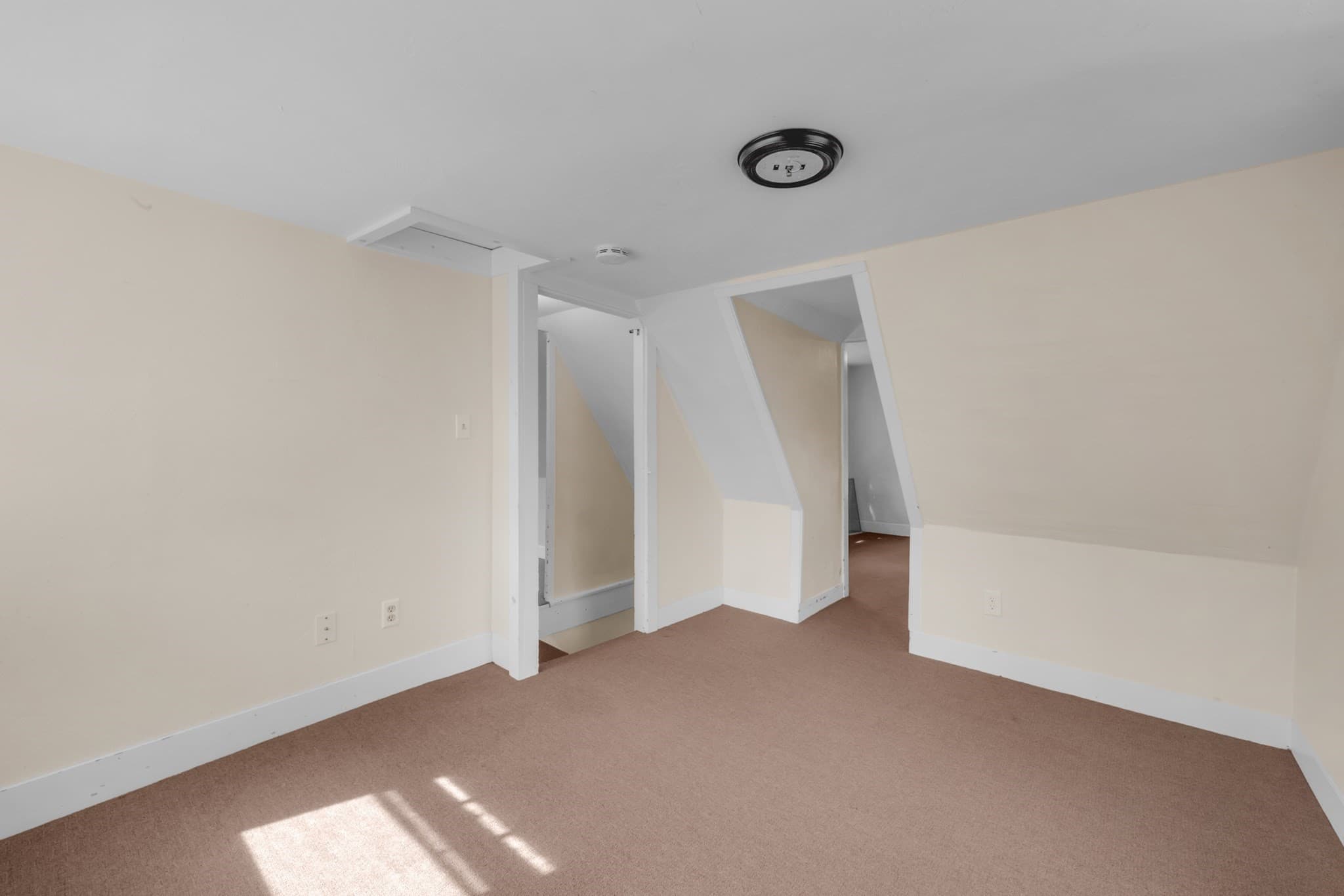 Single Family Residence at 3 Fullam Hill Rd, North Brookfield MA 01535, photo 12 of 16