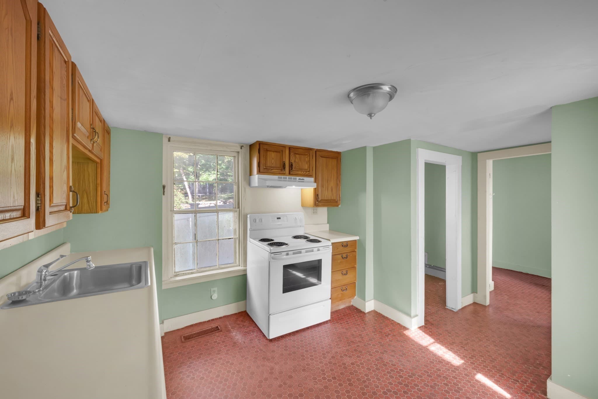 Single Family Residence at 3 Fullam Hill Rd, North Brookfield MA 01535, photo 4 of 16
