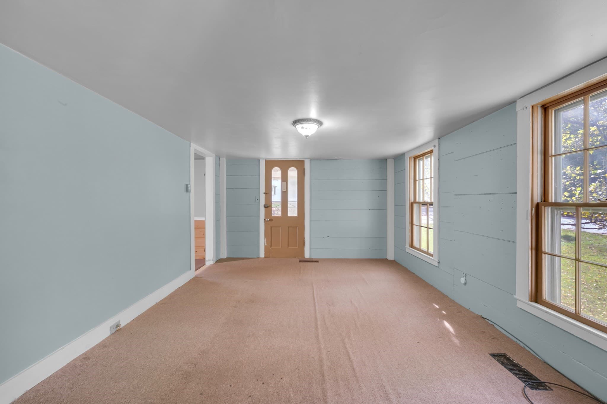 Single Family Residence at 3 Fullam Hill Rd, North Brookfield MA 01535, photo 8 of 16