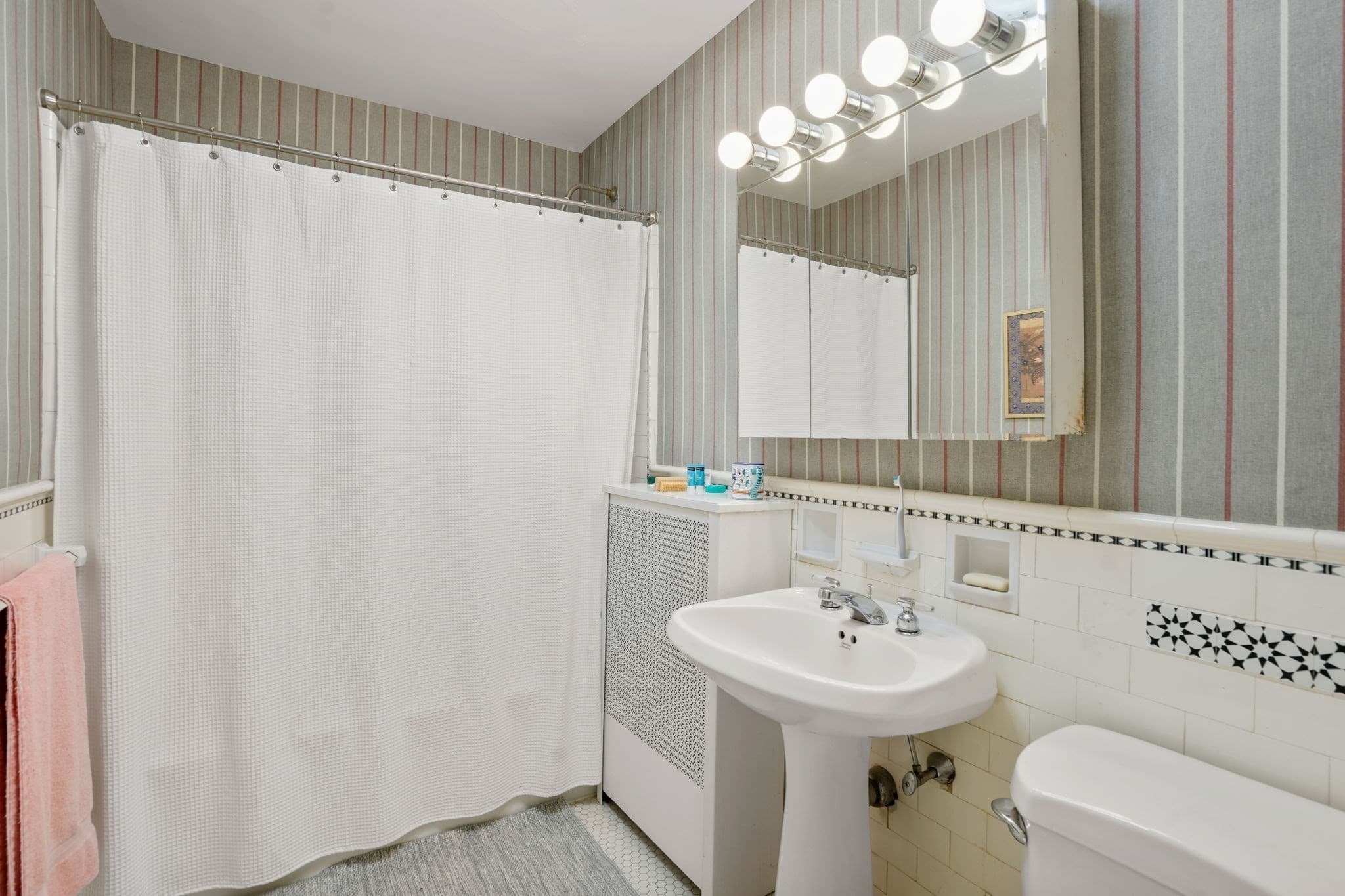 Single Family Residence at 11 Stoneleigh Road, Newton MA 02465, Newton, photo 21 of 38