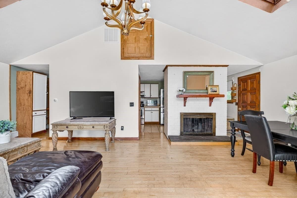 Single Family Residence at 93 Shore Drive, Plymouth MA 02360, Plymouth, photo 6 of 33