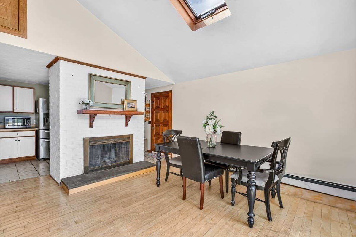 Single Family Residence at 93 Shore Drive, Plymouth MA 02360, Plymouth, photo 7 of 33