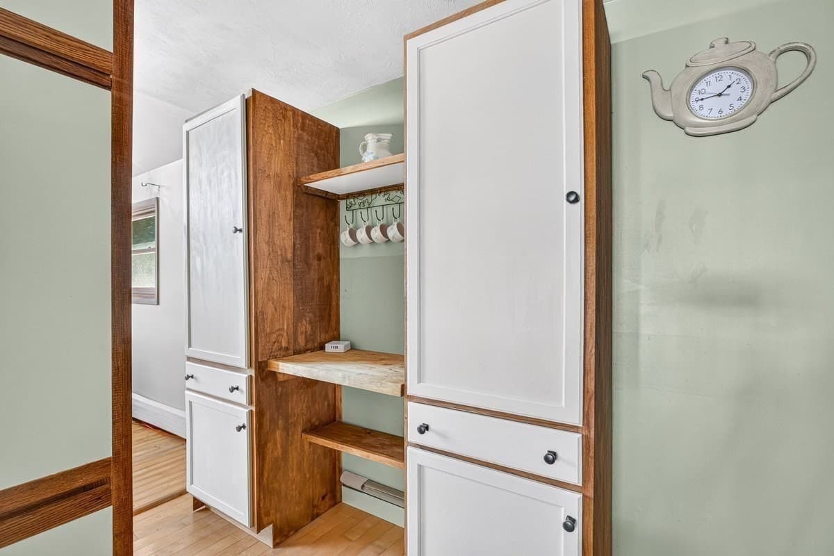 Single Family Residence at 93 Shore Drive, Plymouth MA 02360, Plymouth, photo 10 of 33