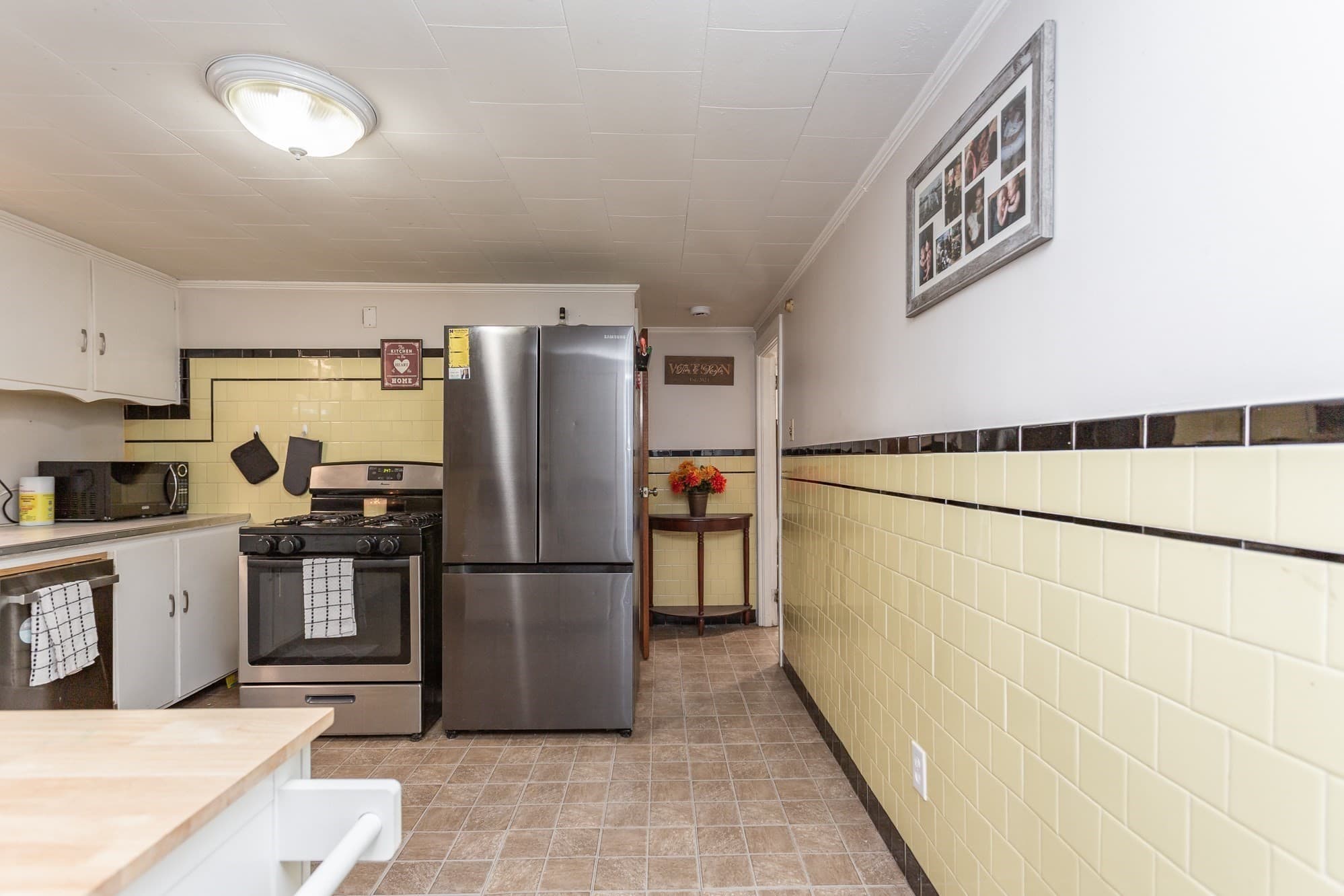 Single Family Residence at 11 Hopewell St, Taunton MA 02078, Taunton, photo 10 of 19