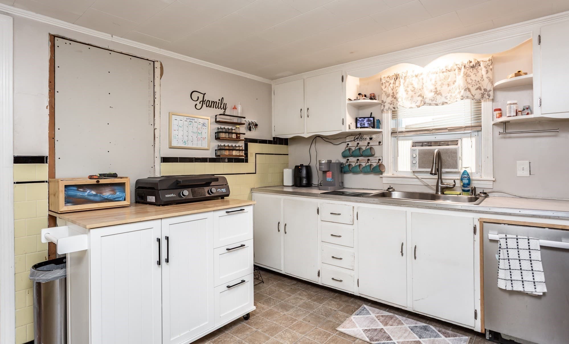 Single Family Residence at 11 Hopewell St, Taunton MA 02078, Taunton, photo 8 of 19