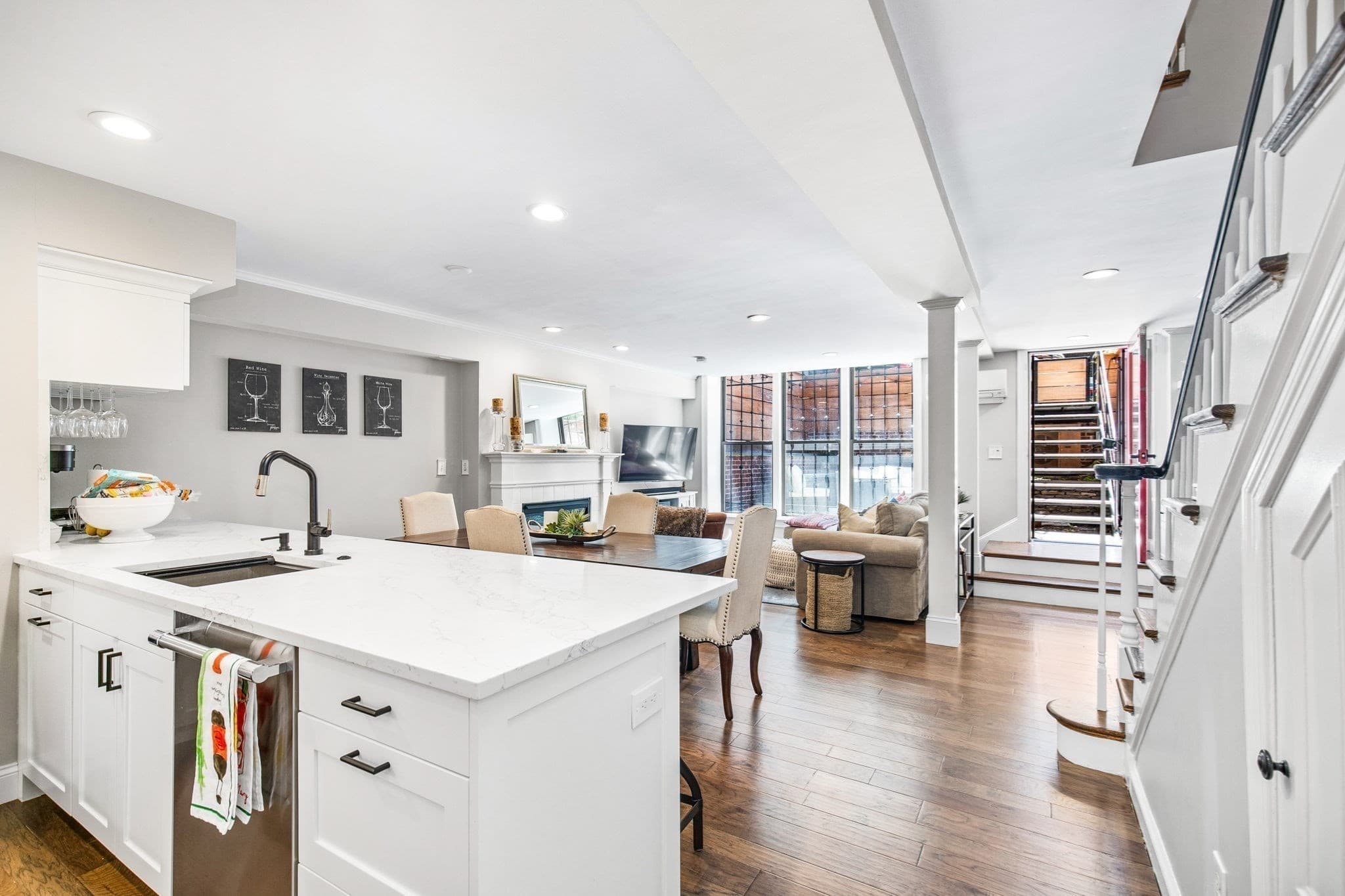Condominium at 208 W Springfield St. # 1, Boston MA 02118, Boston, photo 2 of 11