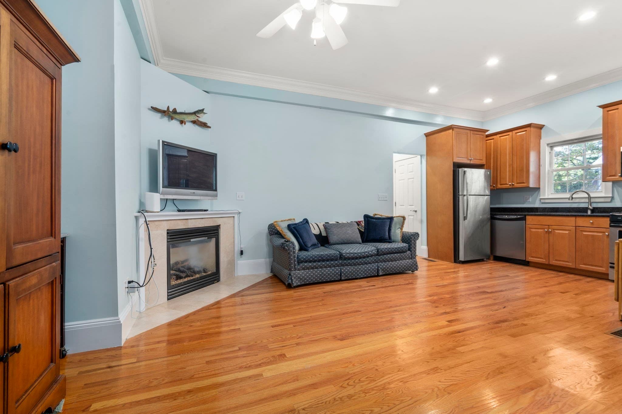 Condominium at 8 Parker Rd # 4, Wakefield MA 01880, Wakefield, photo 5 of 18