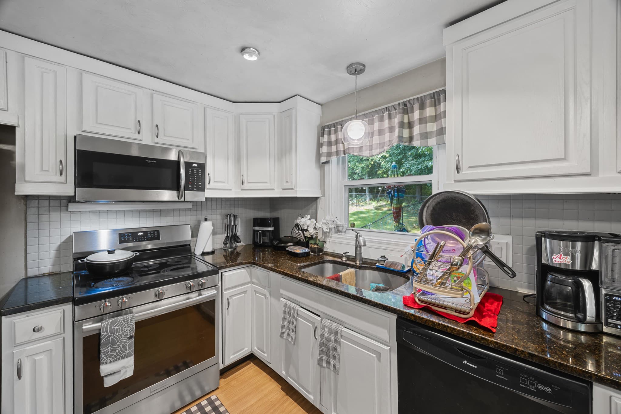 Single Family Residence at 133 Commonwealth Ave # B, Worcester MA 01604, Worcester, photo 7 of 39