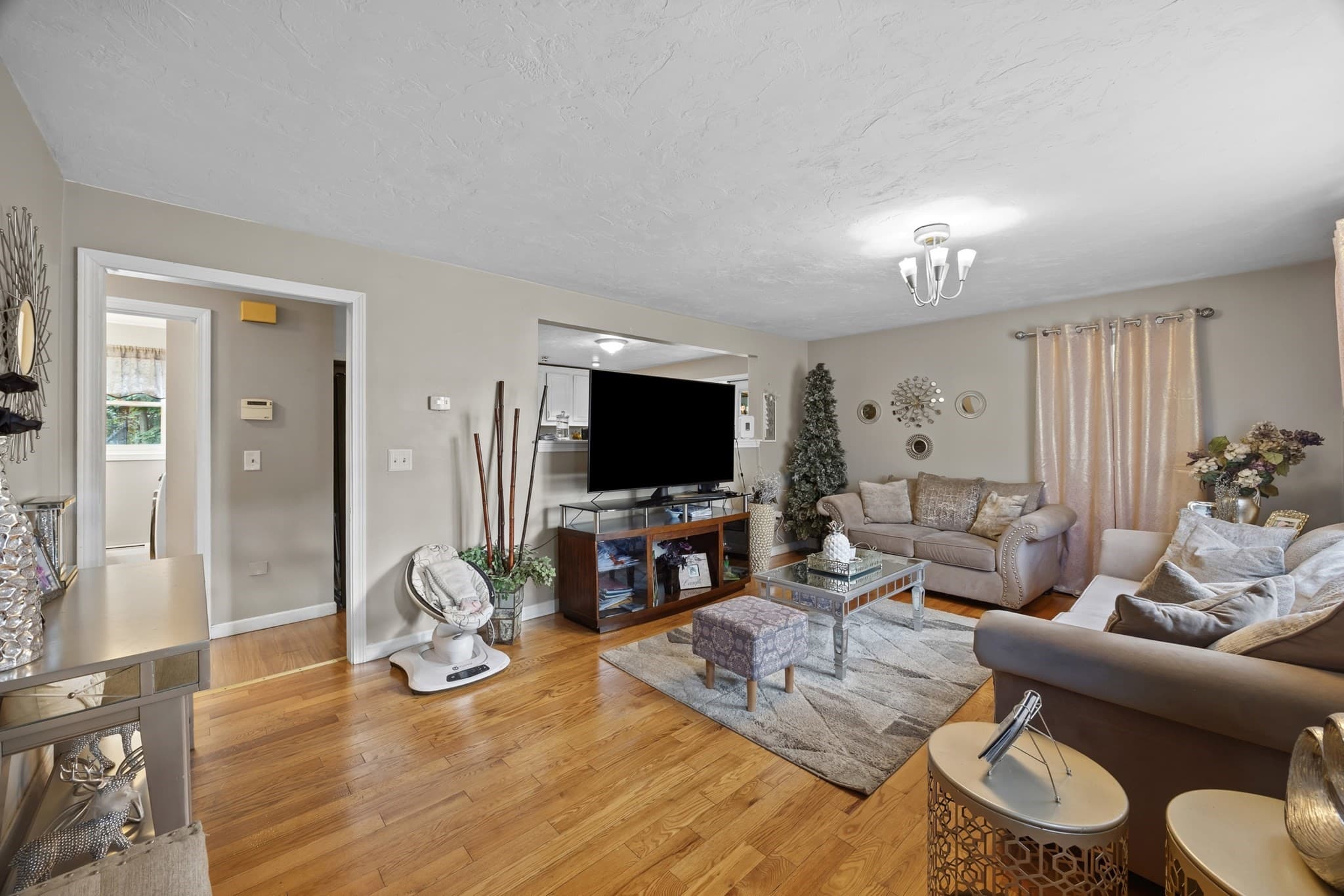 Single Family Residence at 133 Commonwealth Ave # B, Worcester MA 01604, Worcester, photo 4 of 39