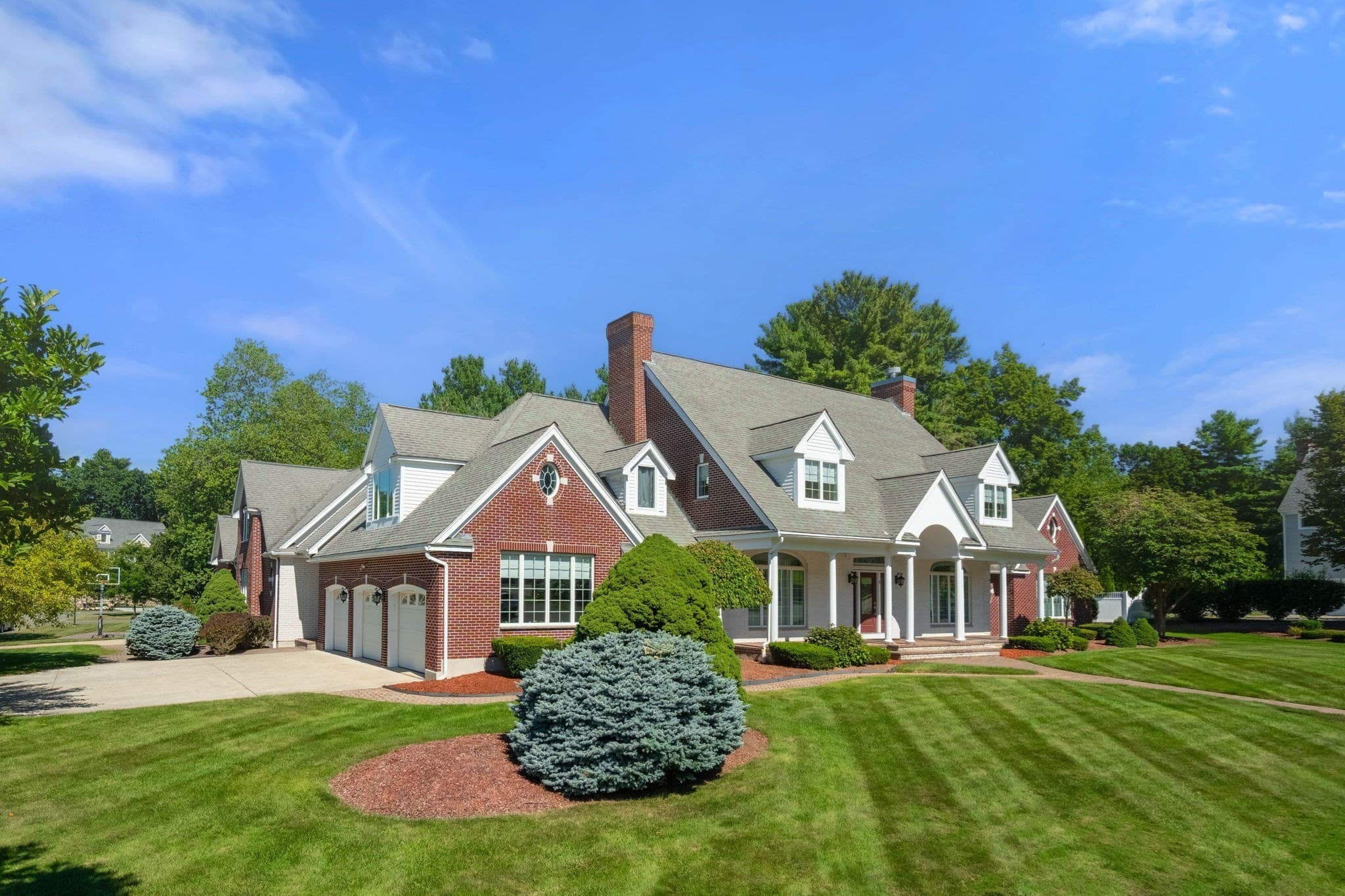 Single Family Residence at 5 Elizabeth Way, Lynnfield MA 01940, Lynnfield, photo 3 of 42