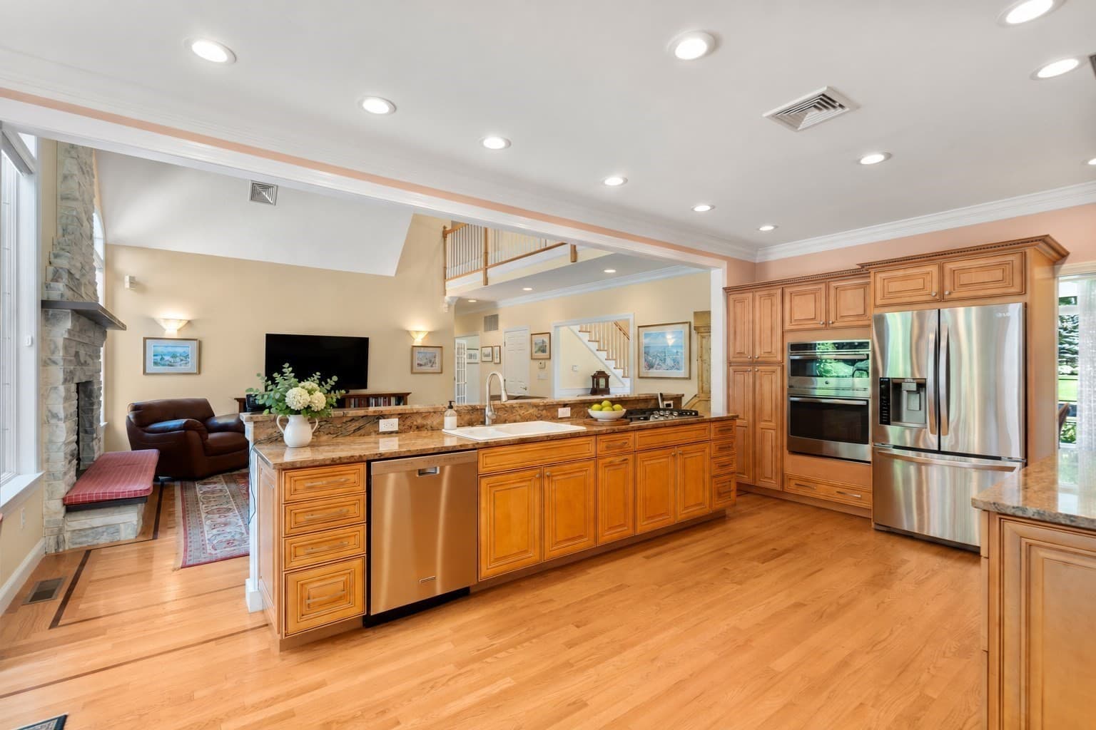 Single Family Residence at 5 Elizabeth Way, Lynnfield MA 01940, Lynnfield, photo 9 of 42