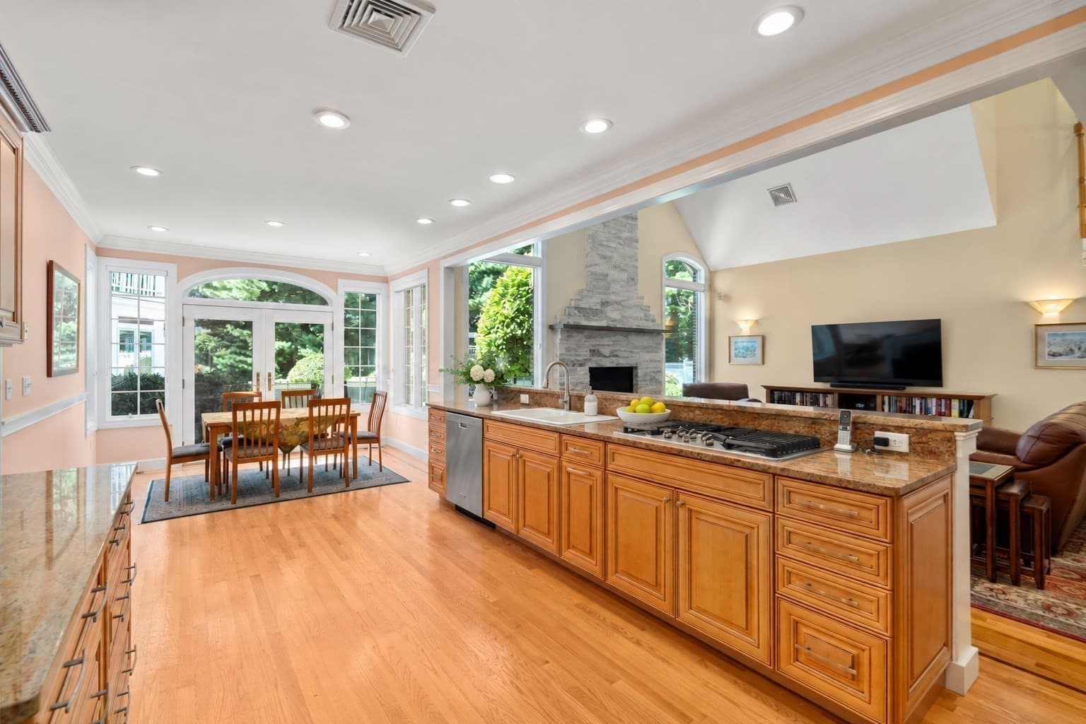 Single Family Residence at 5 Elizabeth Way, Lynnfield MA 01940, Lynnfield, photo 10 of 42