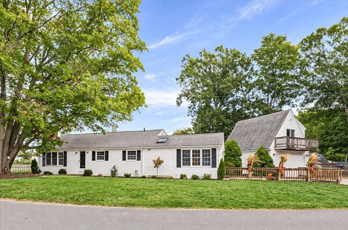 Single Family Residence at 29 Bonneau Street, North Attleboro MA 02760, North Attleboro, photo 2 of 42