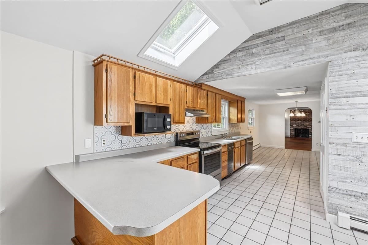 Single Family Residence at 29 Bonneau Street, North Attleboro MA 02760, North Attleboro, photo 8 of 42