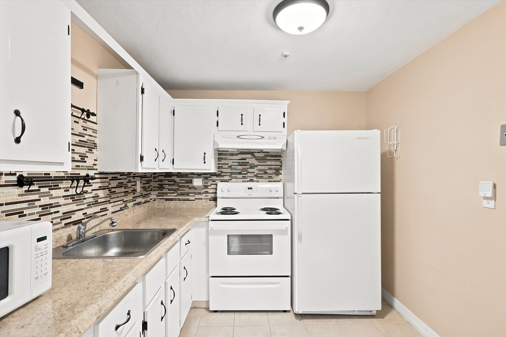 Condominium at 261 Boston Post Rd East # 4, Marlborough MA 01752, Marlborough, photo 15 of 27