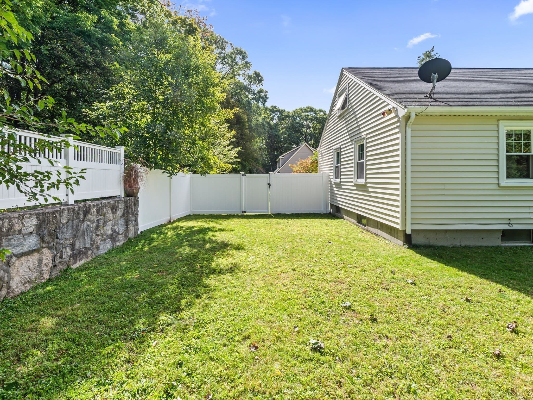 Single Family Residence at 5 Briggs St, Northbridge MA 01588, Northbridge, photo 29 of 38