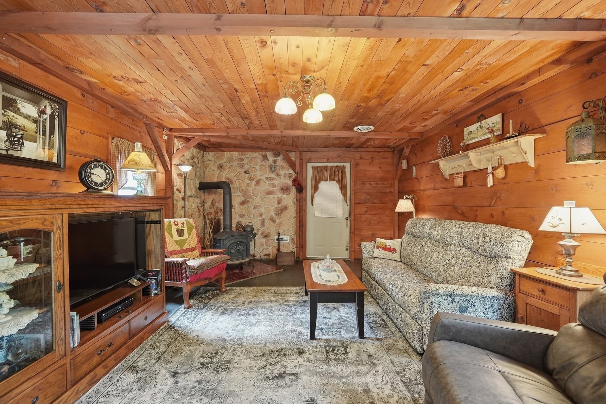Single Family Residence at 70 Old Princeton Rd, Hubbardston MA 01452, Hubbardston, photo 8 of 40