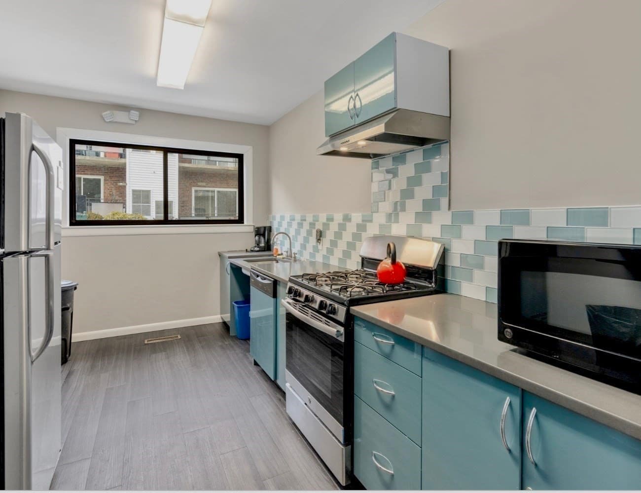 Condominium at 57 Broadlawn Park # 3A, Boston MA 02467, Boston, photo 25 of 29